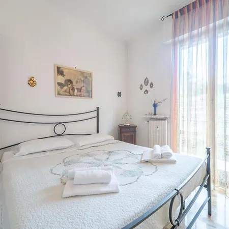 Guesthost - Rapallo Bellavista Vintage Flat Рапалло